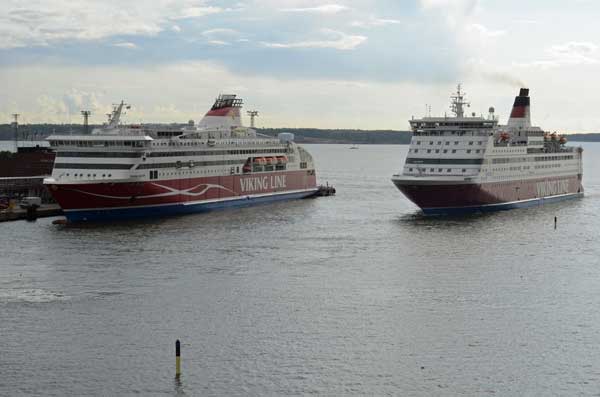 Viking XPRS und MS Gabriella in Helsinki - Bildquelle: Fähren-Aktuell