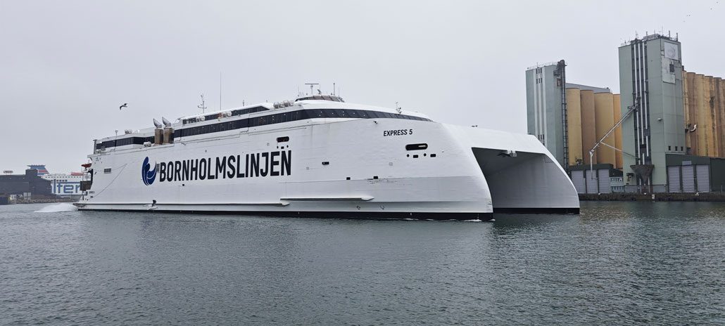 EXPRESS 5 in Ystad - Bildquelle: Fähren-Aktuell/Marcel Reich